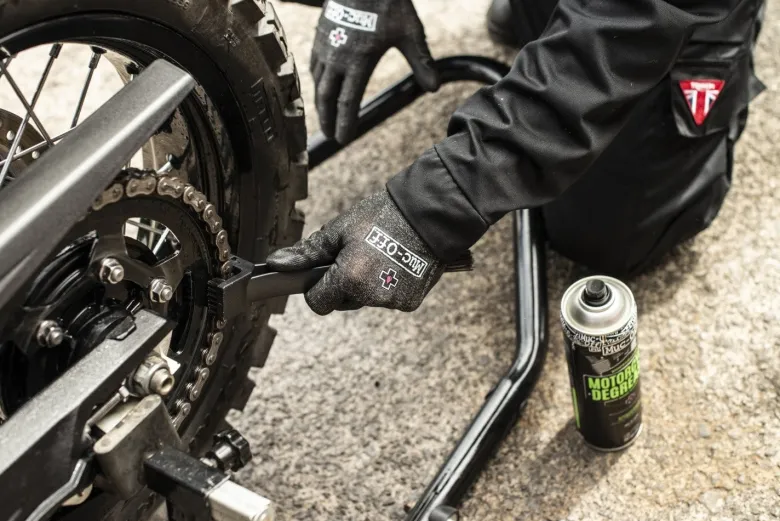 Biodegradowalny spray do Usuwania Smaru Muc-Off Degreaser