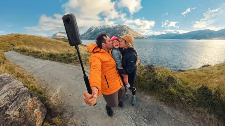 Motocyklowy zestaw kamery Insta360 X5 Essentials Bundle
