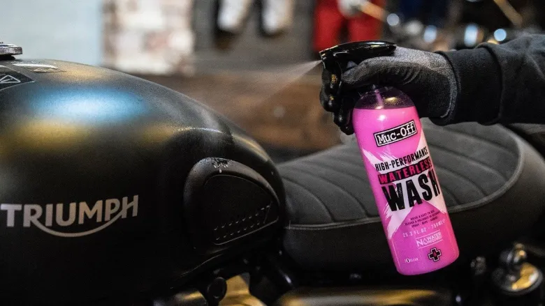 Spray Czyszczący i polerujący Muc-Off Waterless Wash